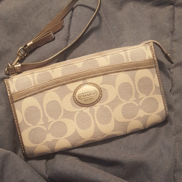 Coach wristlet - Picture 1 of 5
